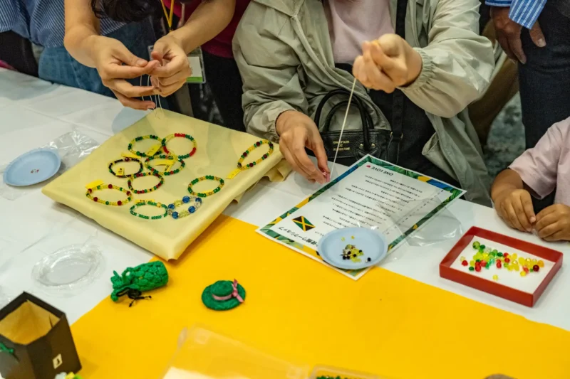 >各国の物語に触れる「展示・体験ブース」